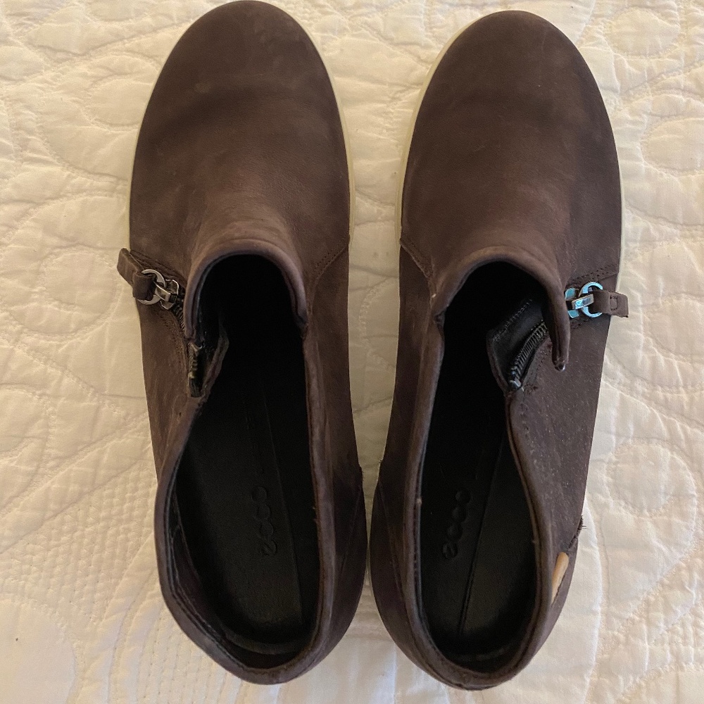 Ecco Soft 7 Mid Cut Bootie